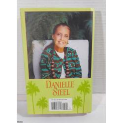 Danielle Steel Bungalow 2 - Hard Cover - Listing C1R3-03