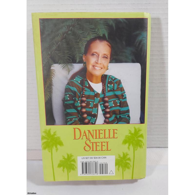 Danielle Steel Bungalow 2 - Hard Cover - Listing C1R3-03